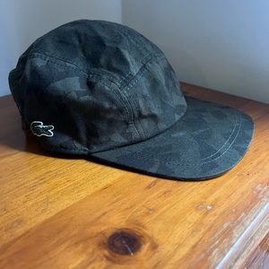 LACOSTE 5 panel cap with classic zip back